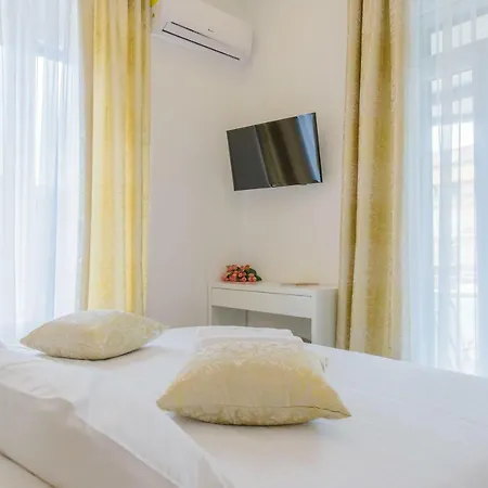 Arcus - Peaceful Terrace In Center Apartment Split