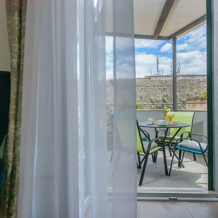 Appartement Arcus With Beautiful Terrace Split
