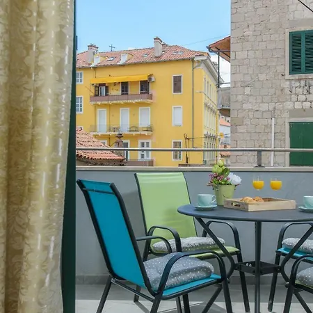 Arcus - Peaceful Terrace In Center *