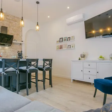 Arcus - Peaceful Terrace In Center Apartment