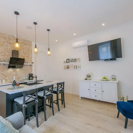 Arcus With Beautiful Terrace Appartement