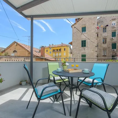 Appartement Arcus With Beautiful Terrace Split
