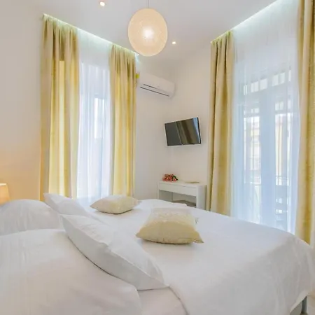 Arcus - Peaceful Terrace In Center *