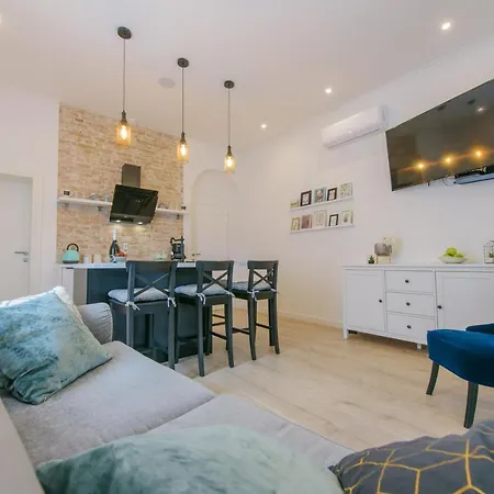 Arcus With Beautiful Terrace Апартаменти *