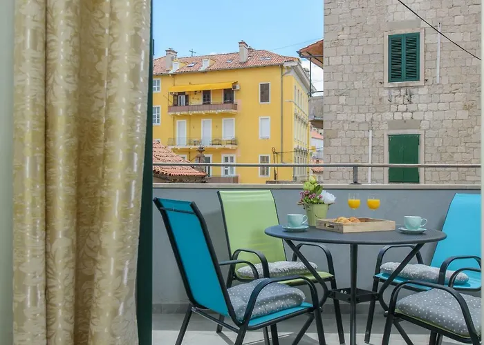 Arcus - Peaceful Terrace In Center *