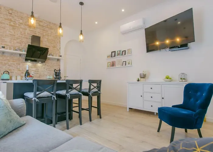 Arcus - Peaceful Terrace In Center Lägenhet