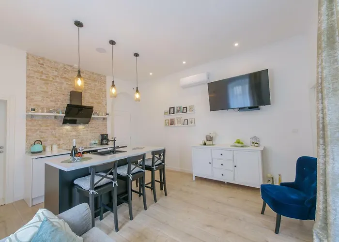 Arcus - Peaceful Terrace In Center Lägenhet