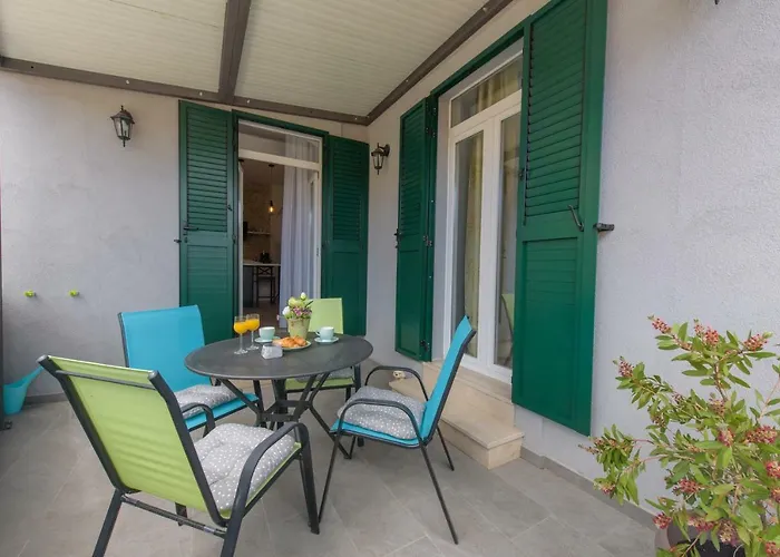 Arcus - Peaceful Terrace In Center * Split